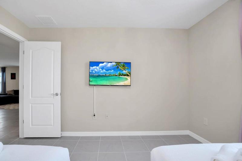 Exquisite Spacious and Close to Disney 6 BD Home #6WS483 - image 14