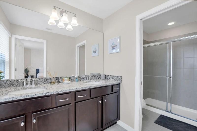 Exquisite Spacious and Close to Disney 6 BD Home #6WS483 - image 21