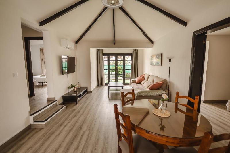 Three-Bedroom Bungalow image 1