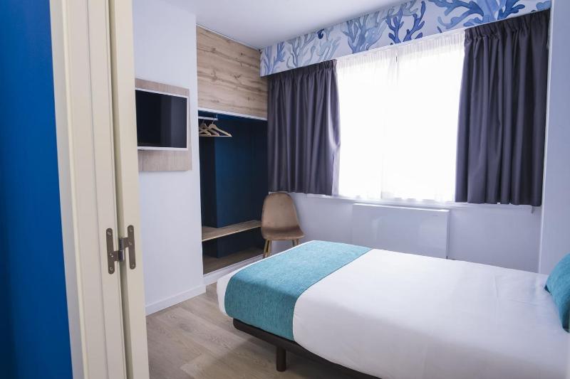 Single Room image 4