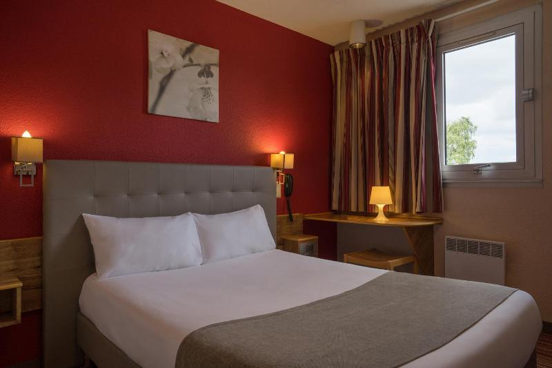 Double Room image 1