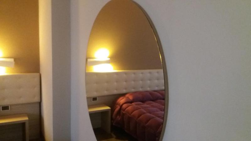 Deluxe Double Room image 4