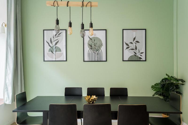 Spacious Family Apartment with 2 Bedrooms - image 8