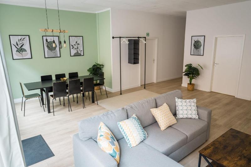 Spacious Family Apartment with 2 Bedrooms - image 7