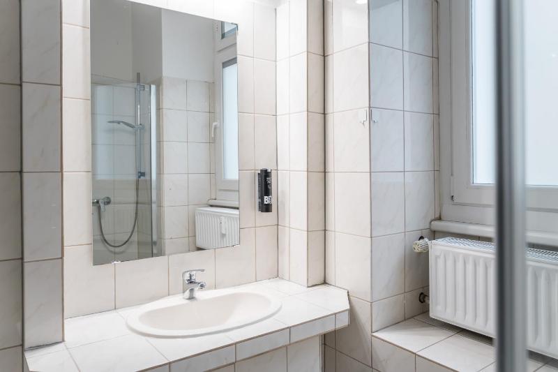 Spacious Family Apartment with 2 Bedrooms - image 14