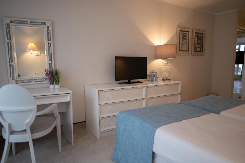 Double Room image 2