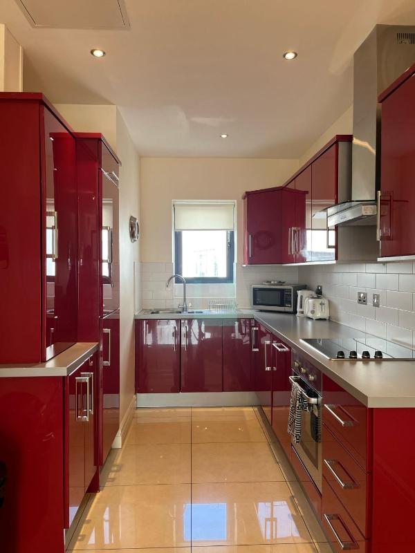 2-Bedroom Apartment - Sleeps 4 image 2