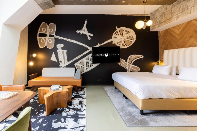 Deluxe Double Room image 4