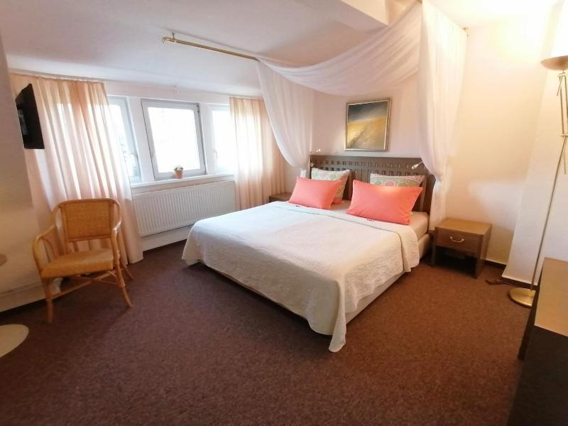 Double Room with Bath image 3