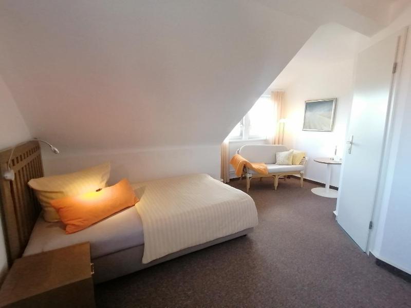 Single Room image 4