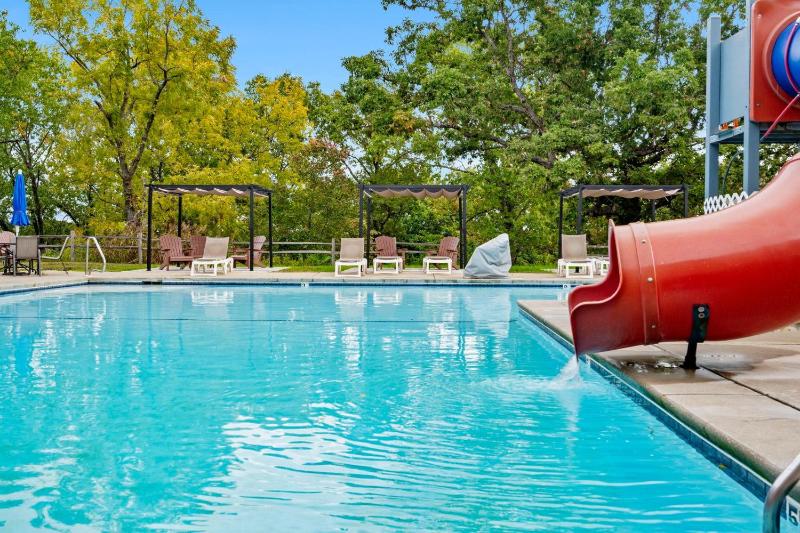 Lake View Getaway Near SDC with Hot Tub Games Large Deck & Free Daily Activities - image 22