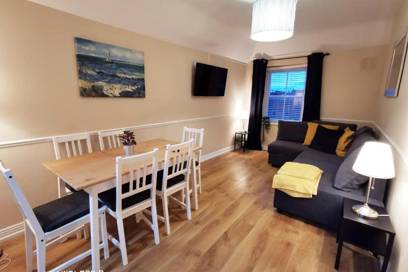Very Central 1bed new refurbish - image 11