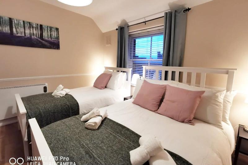 Very Central 1bed new refurbish - image 6