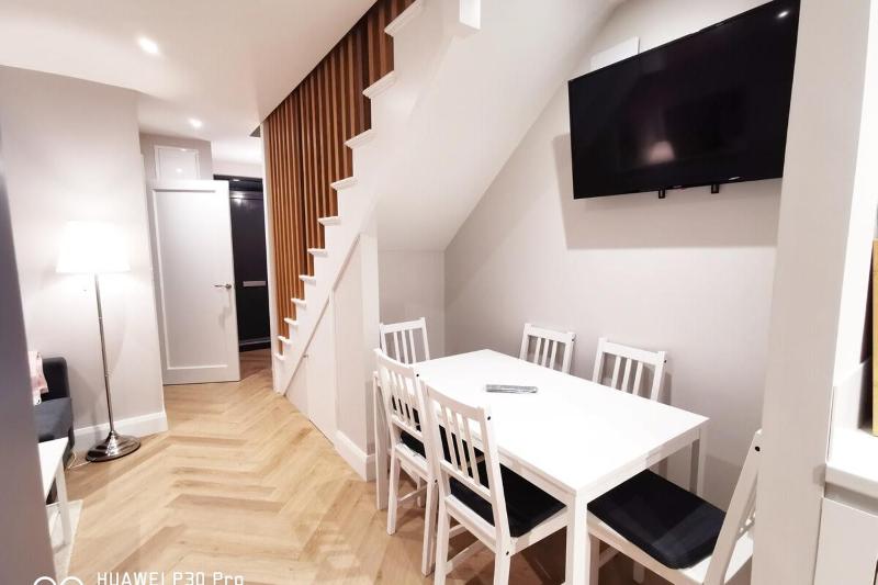 LOVELY 2bed HOME with patio & fast reliable WIFI - image 10