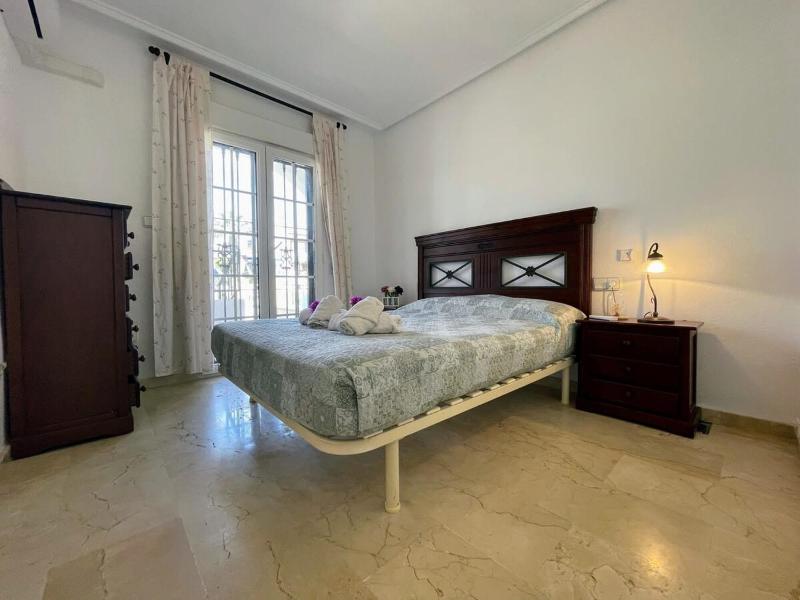 3 Bed Townhouse Overlooking Com Pool LD314 - image 13