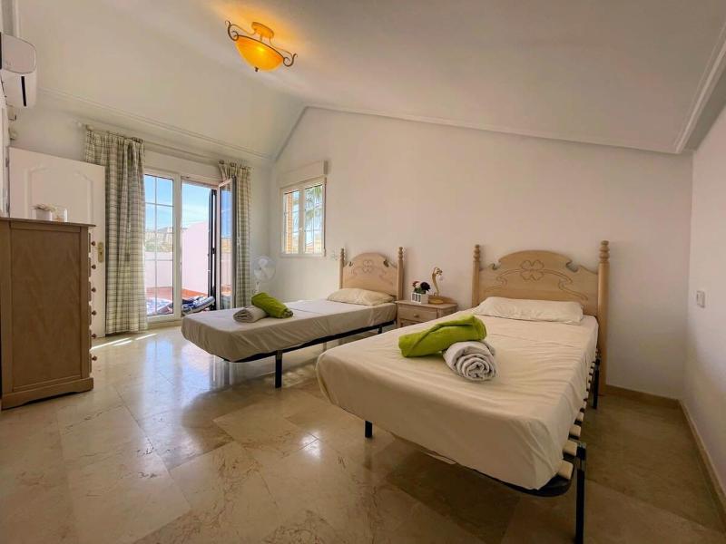 3 Bed Townhouse Overlooking Com Pool LD314 - image 10