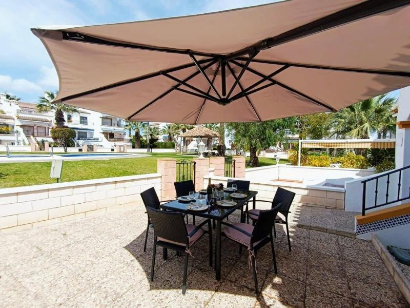 3 Bed Townhouse Overlooking Com Pool LD314 - image 9