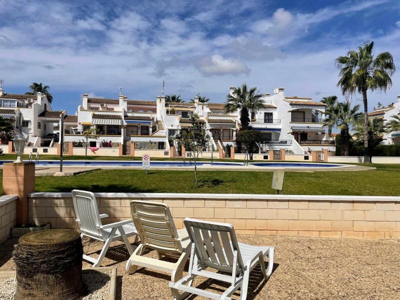 3 Bed Townhouse Overlooking Com Pool LD314 - image 14