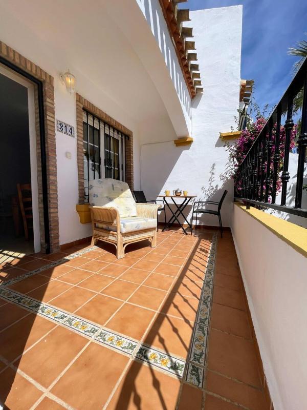 3 Bed Townhouse Overlooking Com Pool LD314 - image 21
