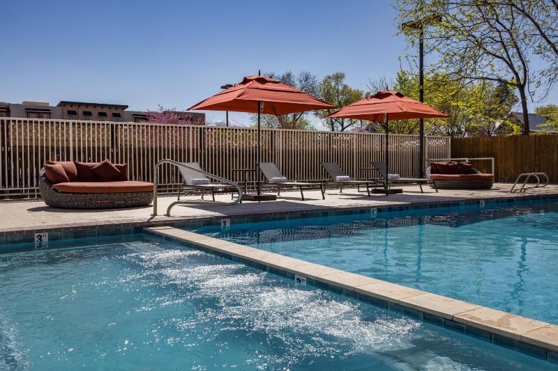 River Canyon Lodge - image 1