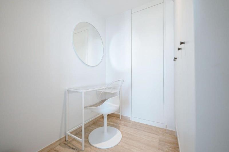 City Luxury with City Views in Ville Haute - image 11