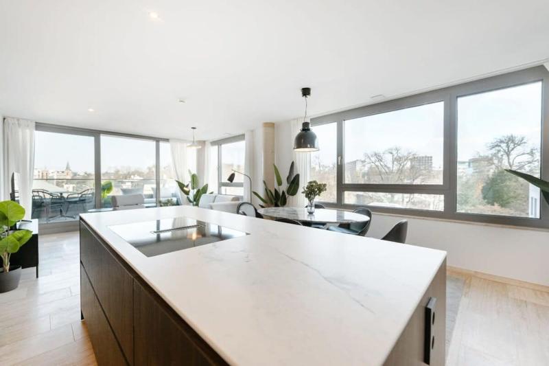 City Luxury with City Views in Ville Haute - image 14