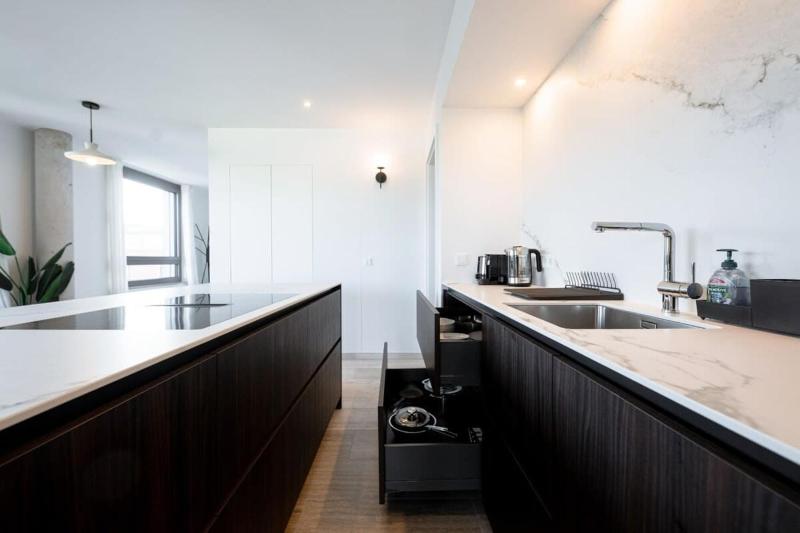 City Luxury with City Views in Ville Haute - image 6