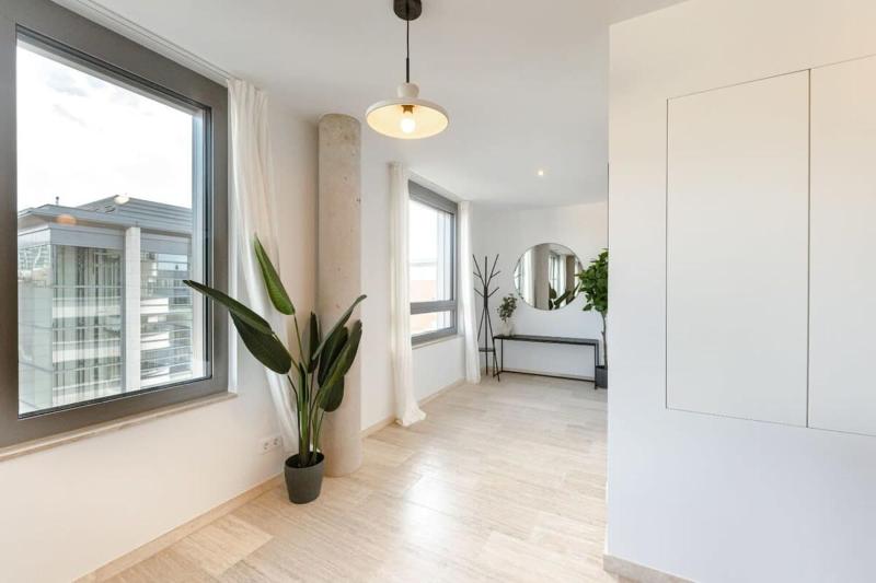 City Luxury with City Views in Ville Haute - image 16