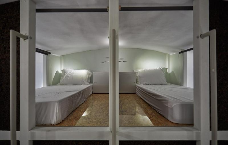 Hostel 16 Oia - image 6