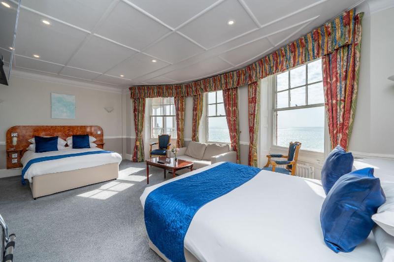 Deluxe Double Room with Sea View image 3