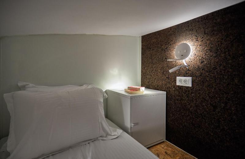 Hostel 16 Oia - image 3