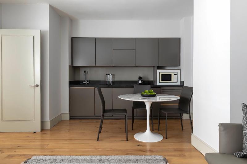 One Bedroom Suite Accessible image 3