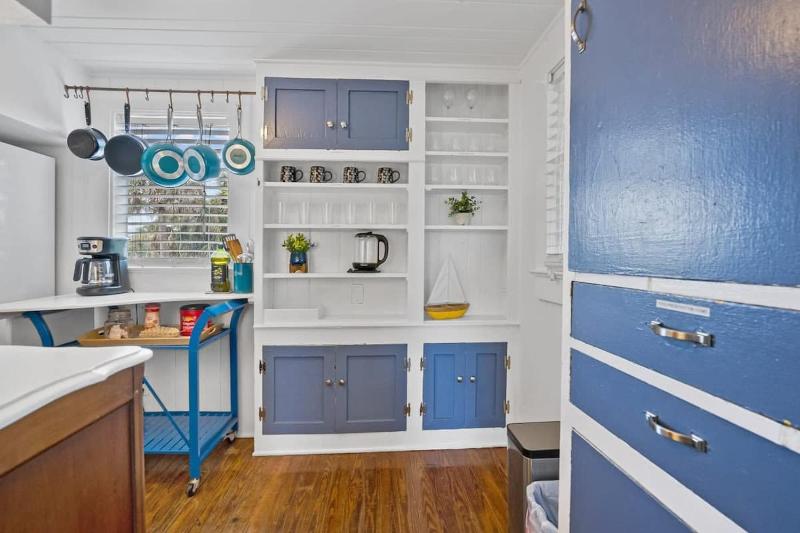 Marvelous Mermaid Bungalow, Dog-Friendly Upstairs Apt in Prime Vilano Beach Images