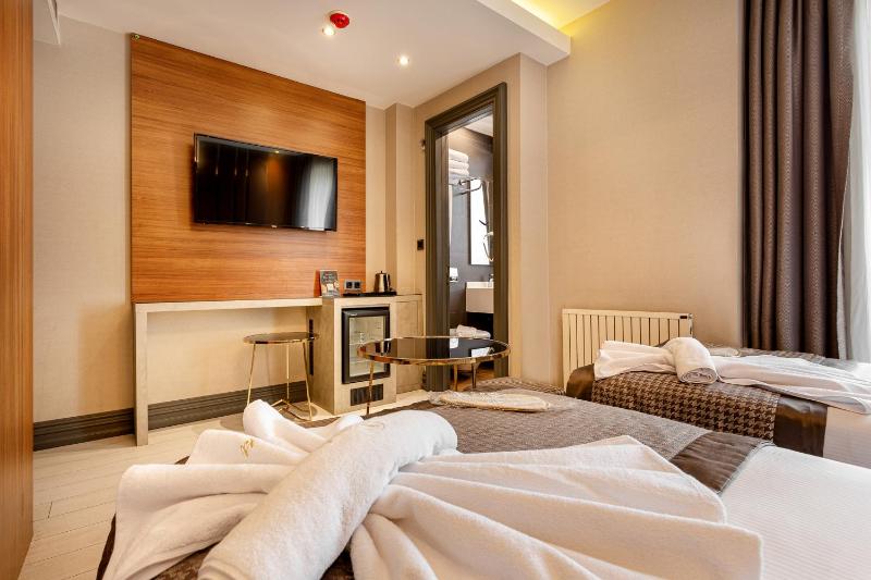 Classic Triple Room image 3