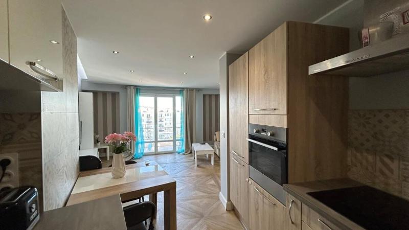 B018-Bright apartment with balcony - Cannes Croisette - image 11