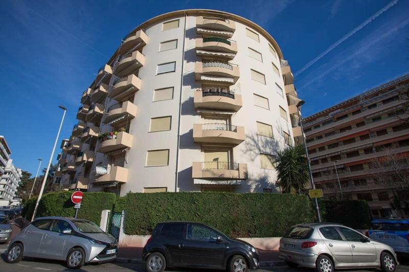 B018-Bright apartment with balcony - Cannes Croisette - image 21