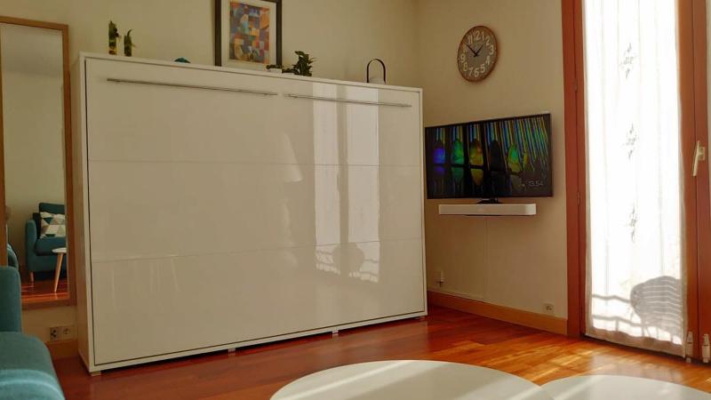 B042-Functional apartment with balcony Suquet Cannes - image 8