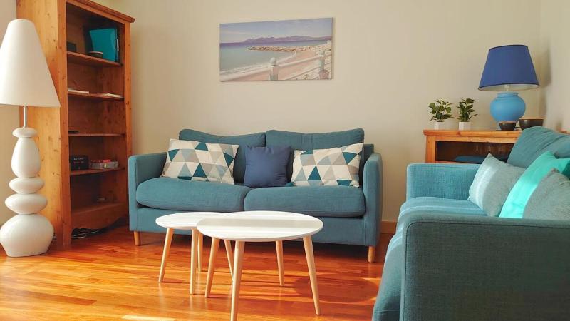 B042-Functional apartment with balcony Suquet Cannes - image 10