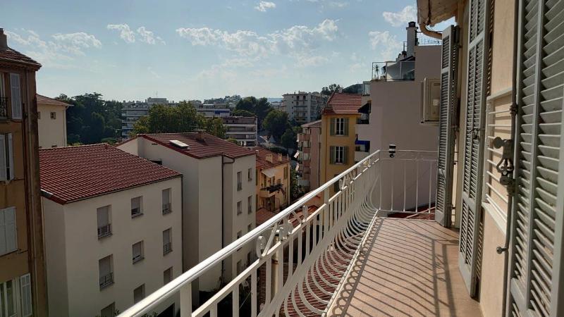 B042-Functional apartment with balcony Suquet Cannes - image 5
