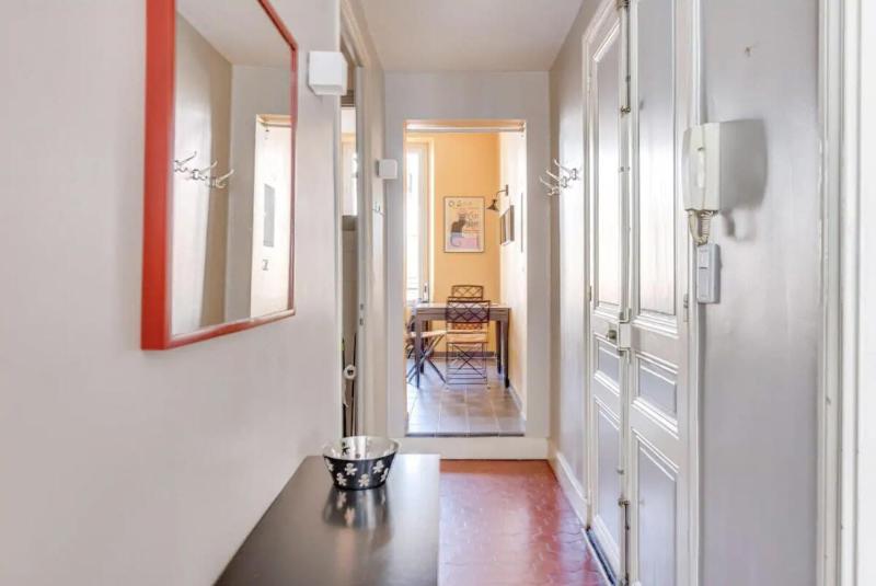 A084-Welcoming apartment in Rue d'Antibes the heart of Cannes - image 4
