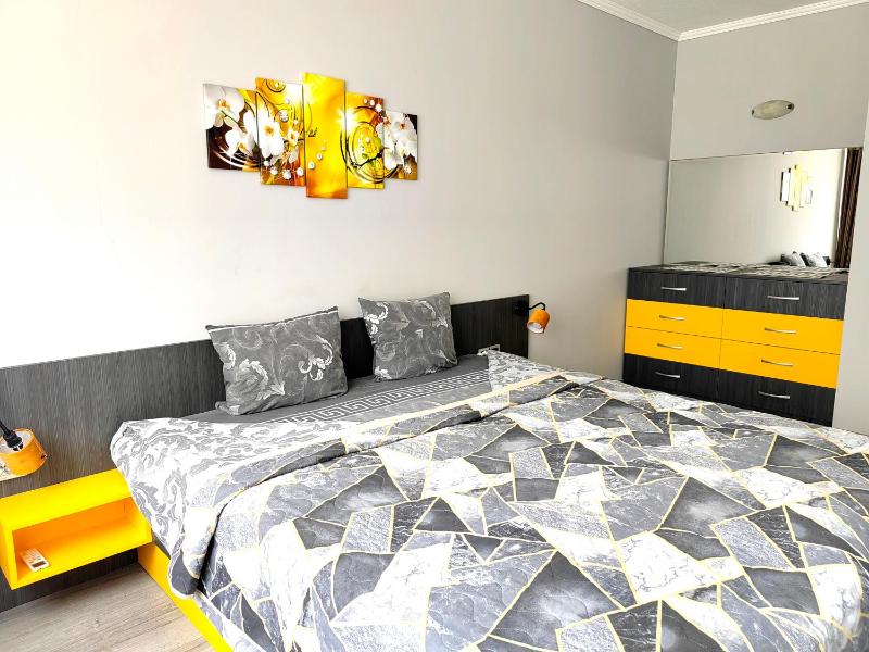 One-Bedroom Apartment image 1