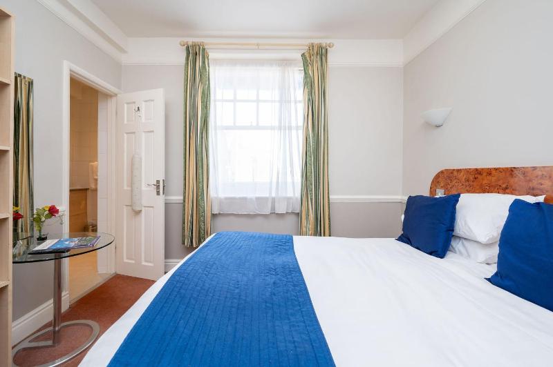 Double Room image 1