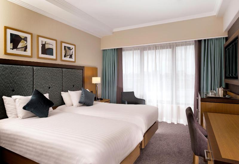 Twin Room image 2