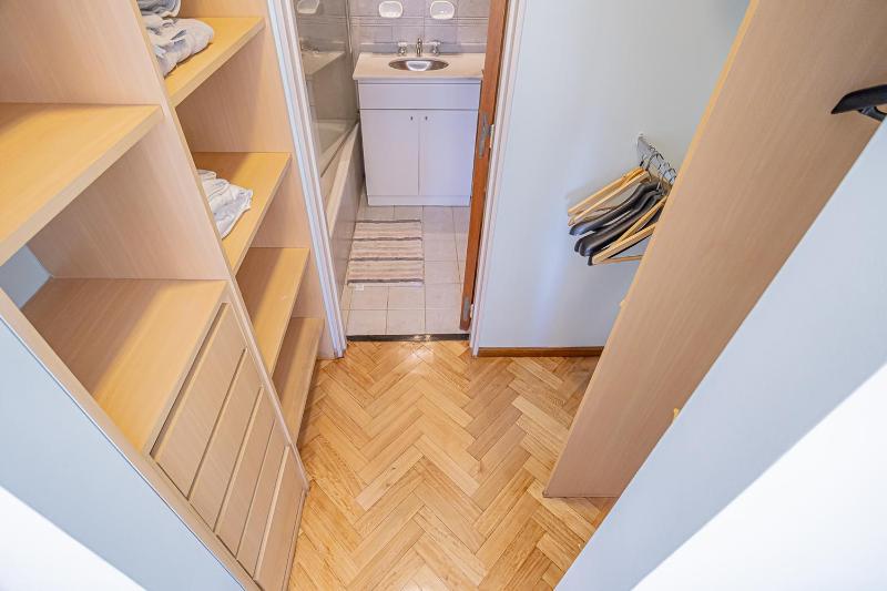 Apartamento con Terraza en Parque Centenario - image 7