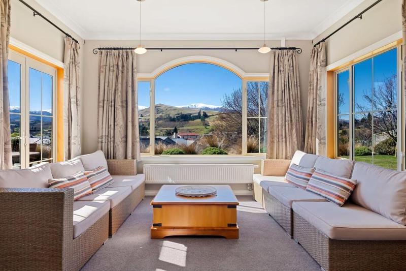 Paeroa View - image 1