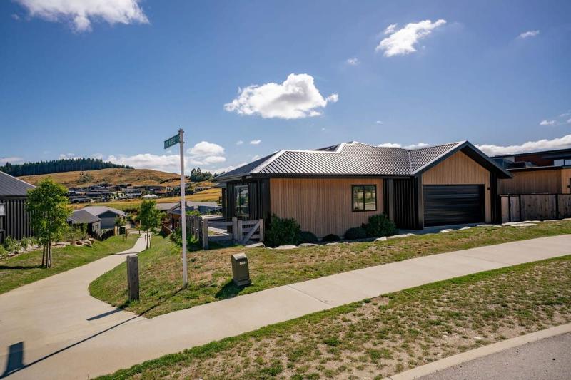 Views on Farrant - image 7