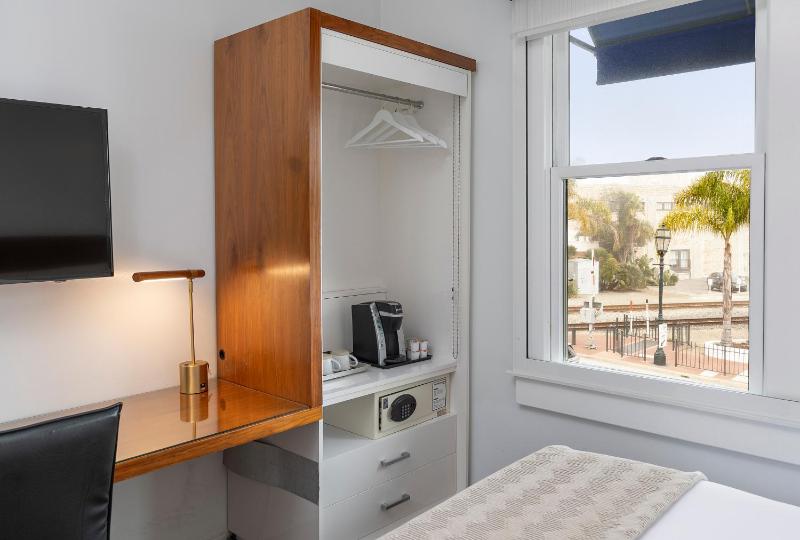 King Room image 2
