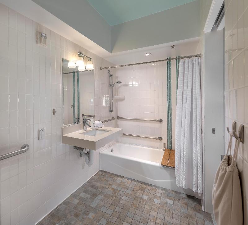 Twin Room with Garden View image 2