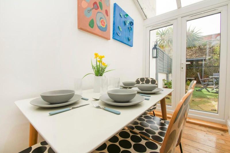 Regent House - by Brighton Holiday Lets - image 9
