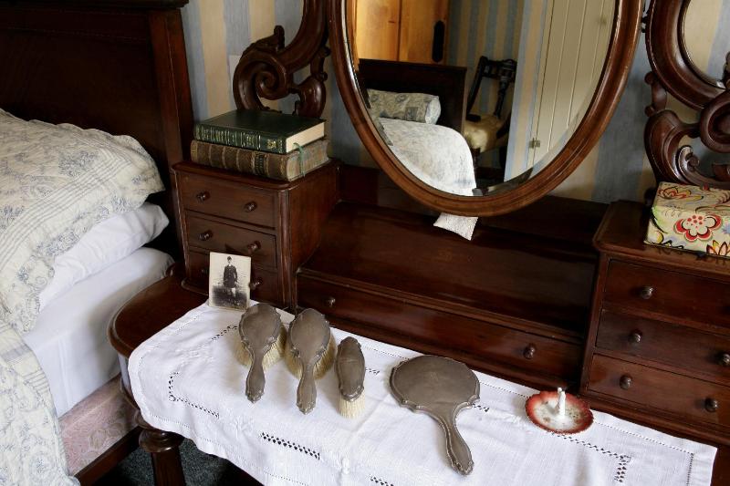 Double Room image 3
